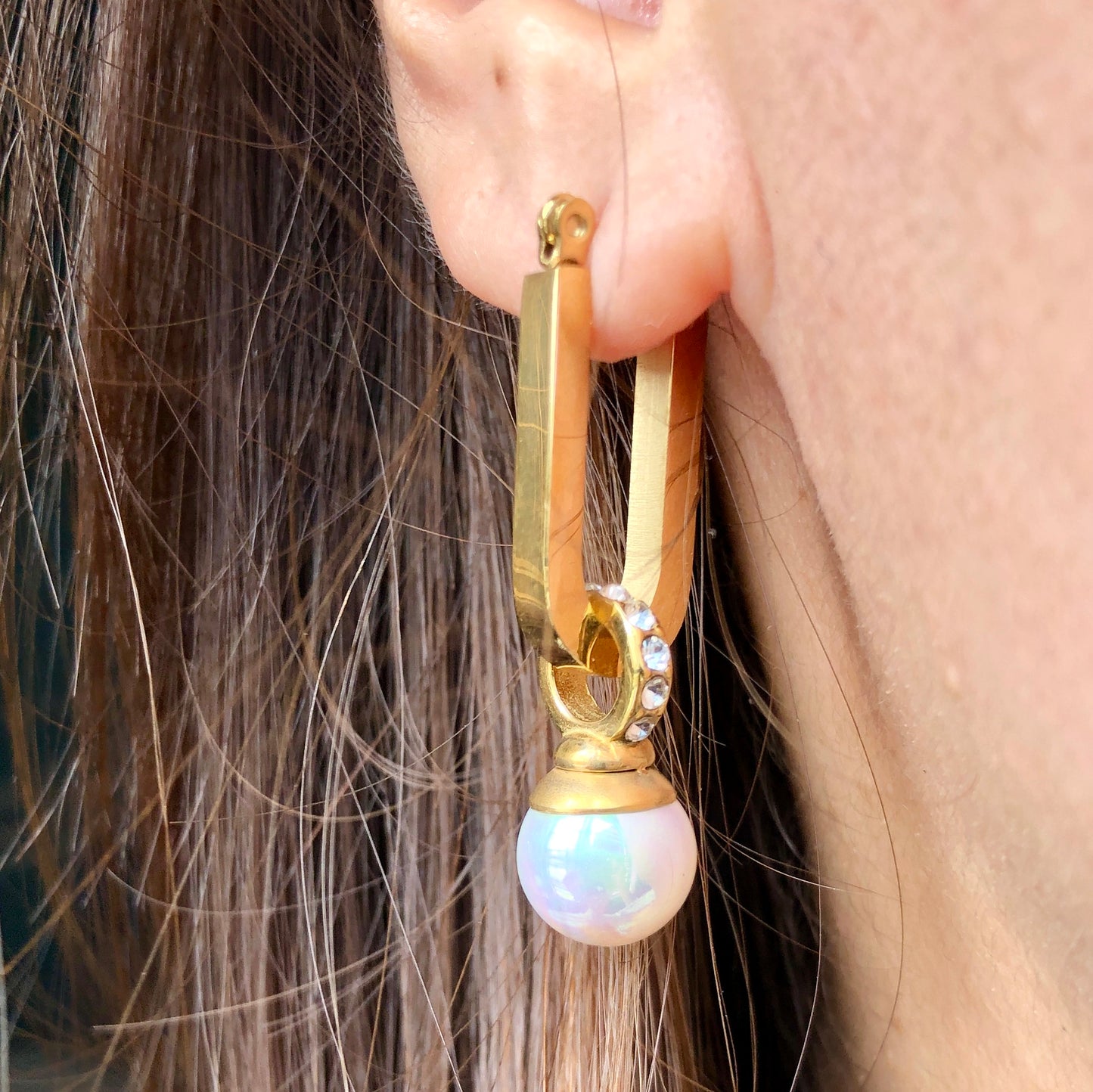 UNA PEARL DROP U SHAPED HOOPS