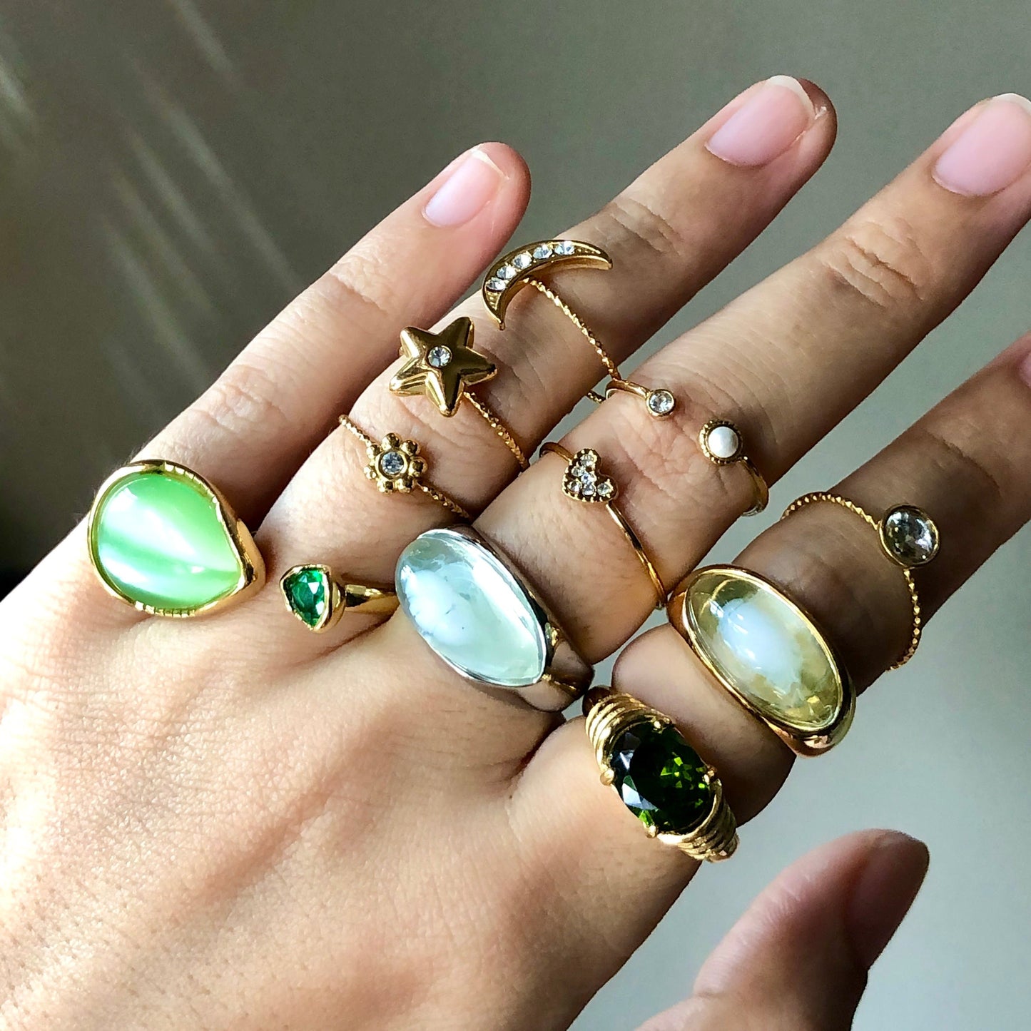 CLOUDY SMOKE STONE RING