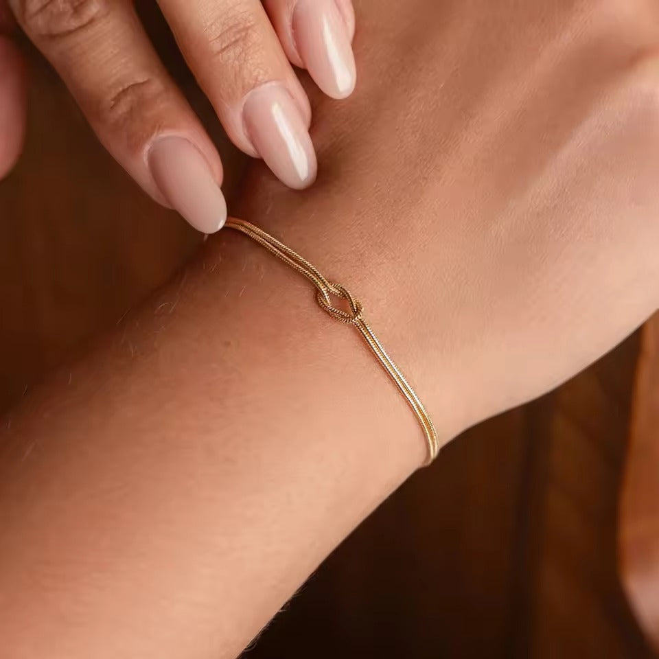 KNOT BRACELET