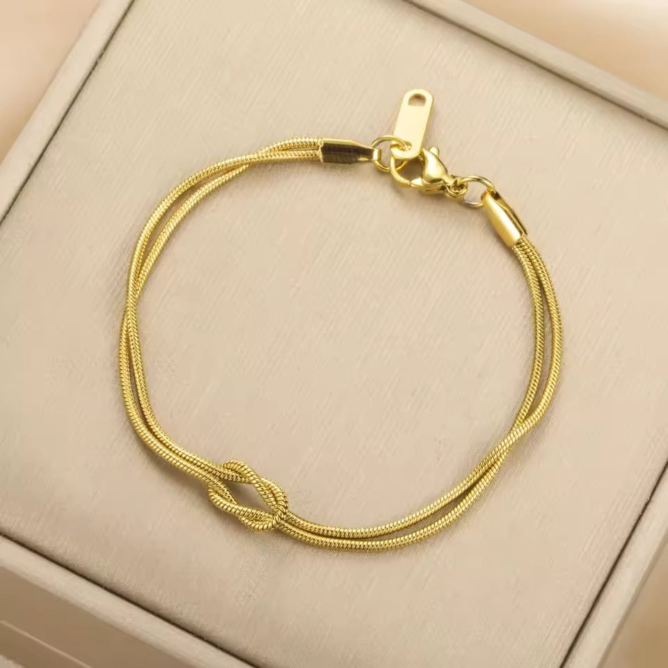 KNOT BRACELET
