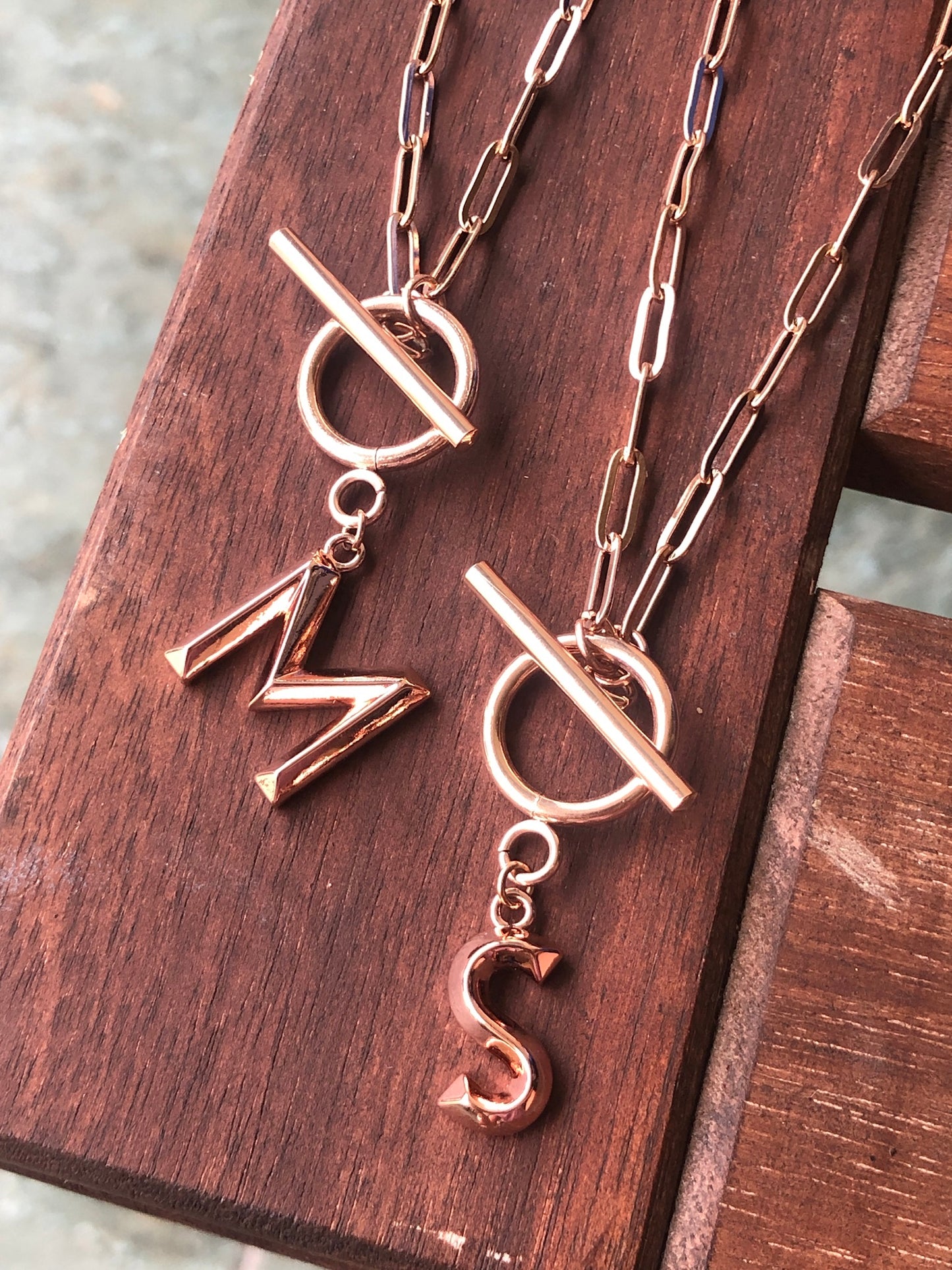 [PRE-ORDER] INITIAL TOGGLE PAPERCLIP NECKLACE