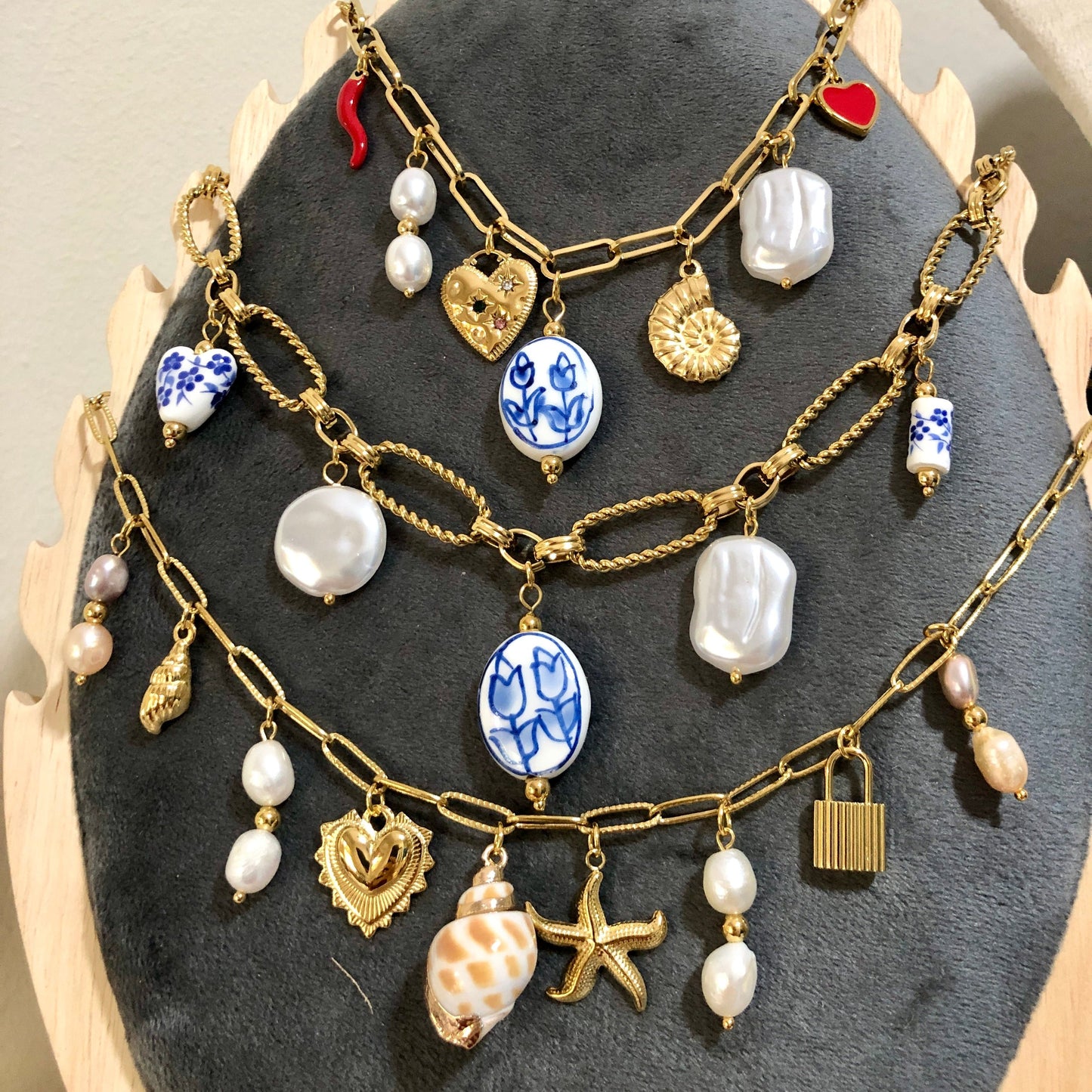 RED SPICE CHARM NECKLACE [18K GOLD PLATED]