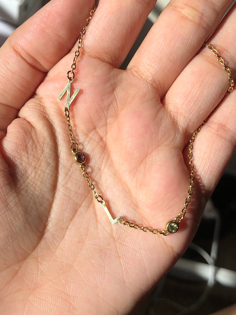 [PRE-ORDER] SIDE INITIAL BIRTHSTONE NECKLACE