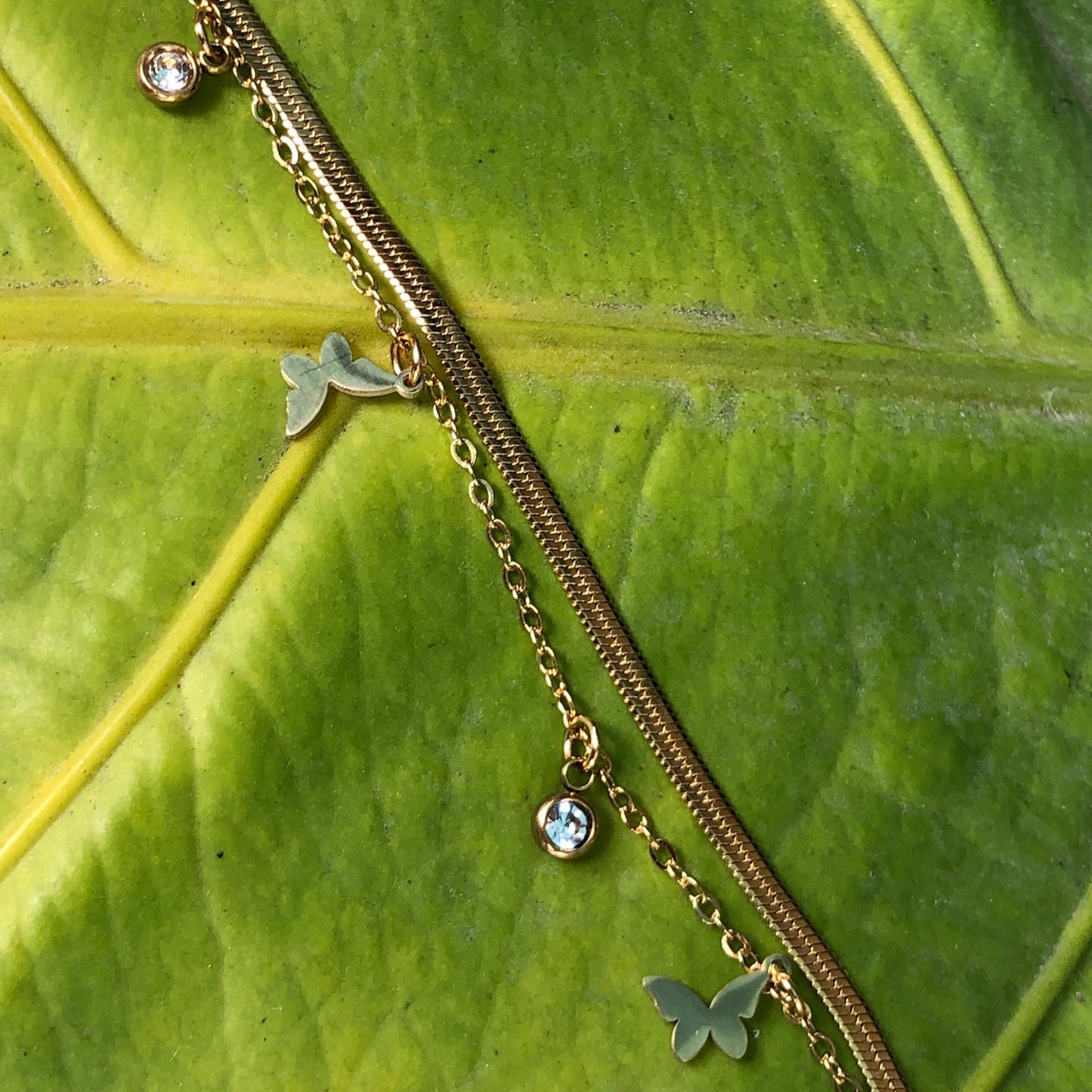 BUTTERFLY CHARM SNAKECHAIN BRACELET