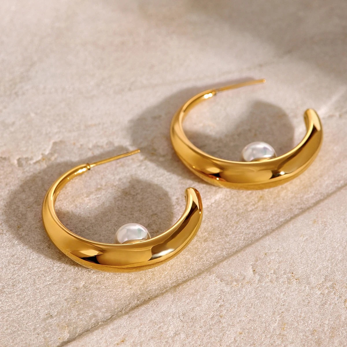 LUNA PEARL HOOPS