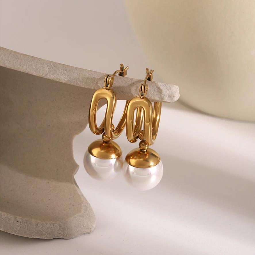 AVA PEARL HOOPS